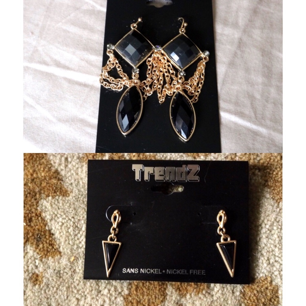 NWT 2 Pair Gold Black Gem Triangle Stud Earrings !